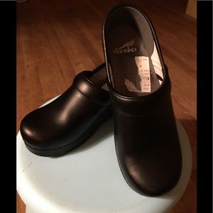 DANSKO!! Black clogs Size 36